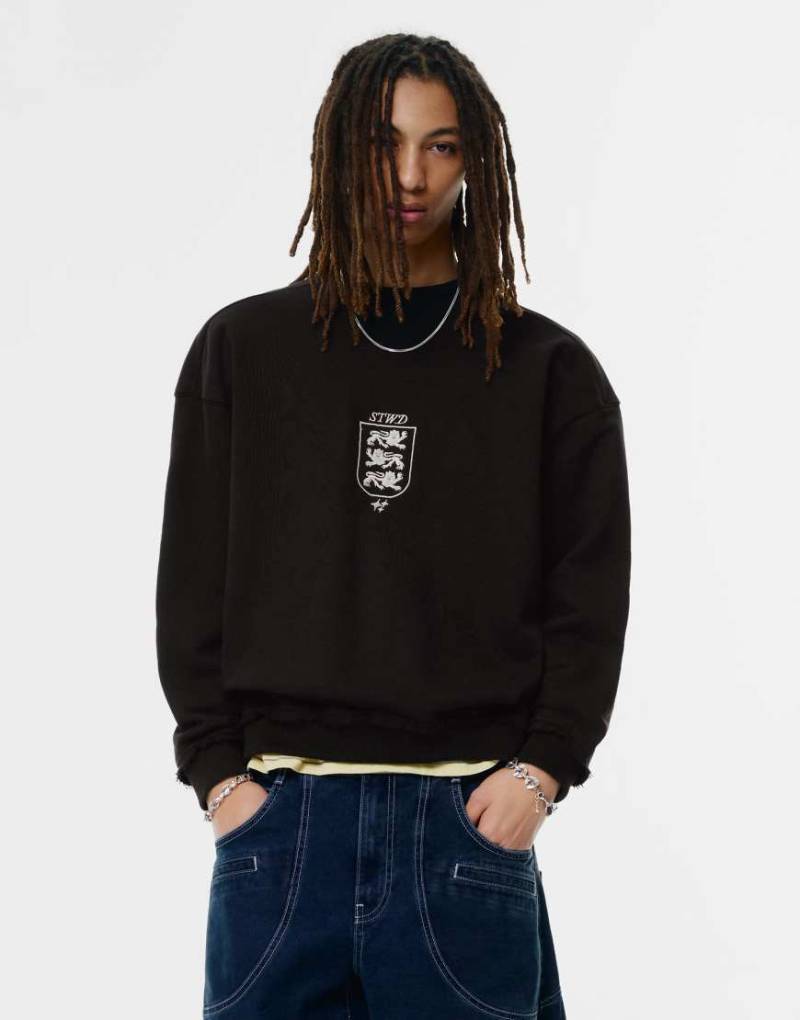 Pull & Bear - Sweatshirt in Schwarz mit STWD-Stickerei von Pull & Bear