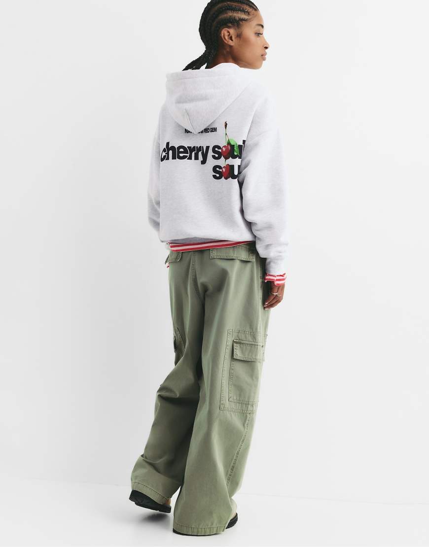 Pull & Bear - Sweatshirt in meliertem Grau mit Kirsche-Grafikprint von Pull & Bear