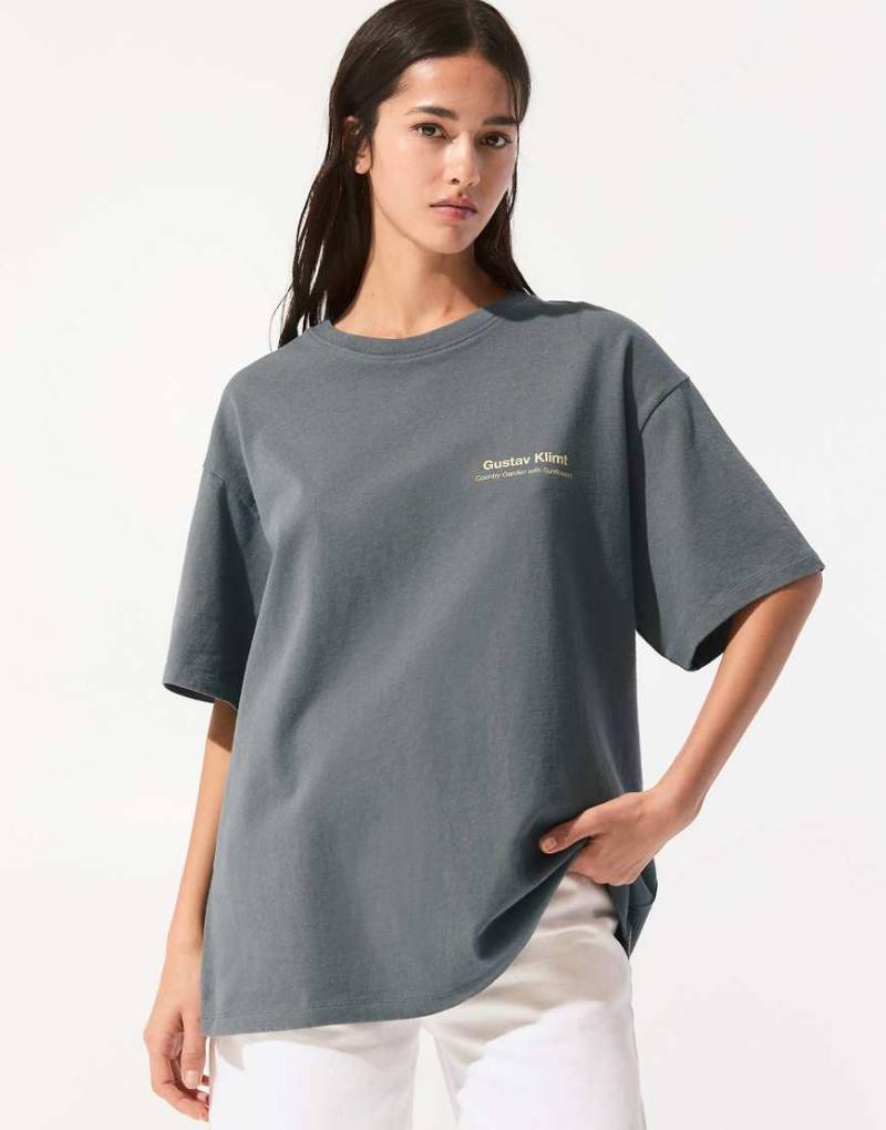 Pull & Bear - T-Shirt in Grau mit „Country Garden"-Grafikprint von Pull & Bear
