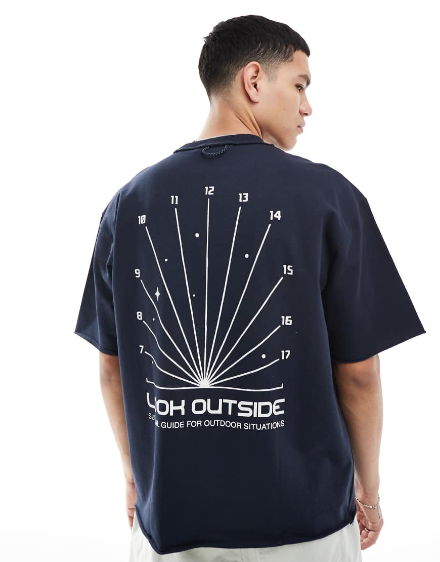 Pull & Bear - T-Shirt in Marineblau mit Weltall-Rückengrafik von Pull & Bear