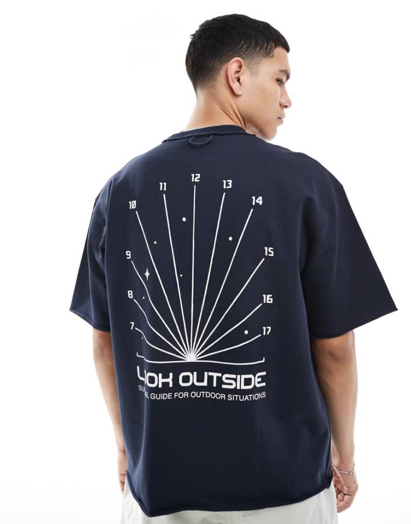 Pull & Bear - T-Shirt in Marineblau mit Weltall-Rückengrafik von Pull & Bear