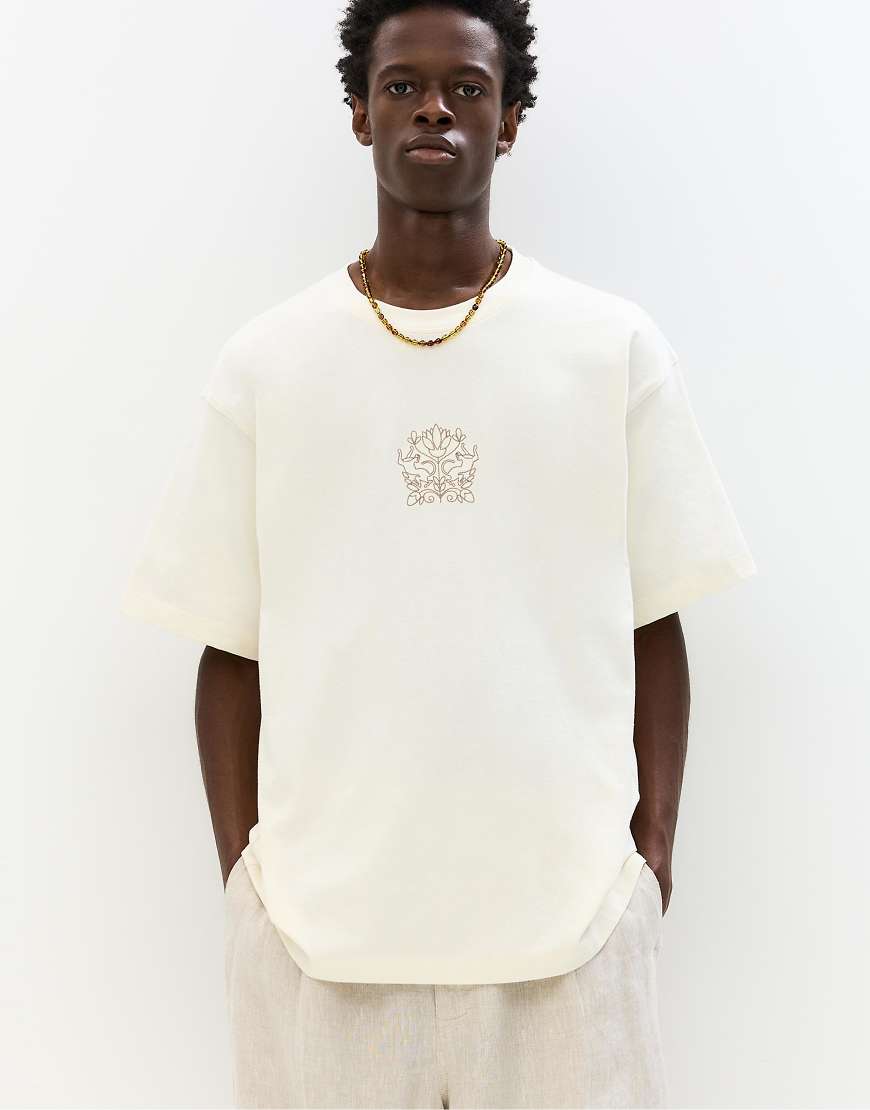 Pull & Bear - T-Shirt in Sand mit Blumenstickerei-Neutral Pull & Bear - T-Shirt in Sand mit Blumenstickerei-Neutral von Pull & Bear