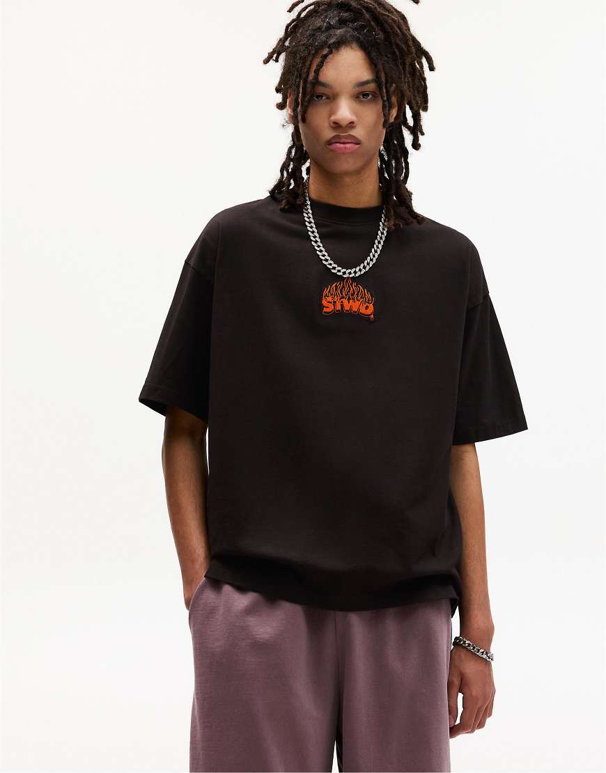 Pull & Bear - T-Shirt in Schwarz mit „STWD"-Stickerei Pull & Bear - T-Shirt in Schwarz mit „STWD"-Stickerei von Pull & Bear