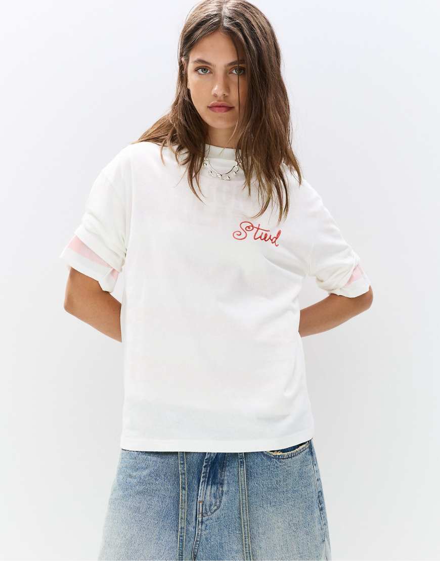 Pull & Bear - T-Shirt in kühlem Weiß mit „STWD"-Logo und Tortenprint von Pull & Bear