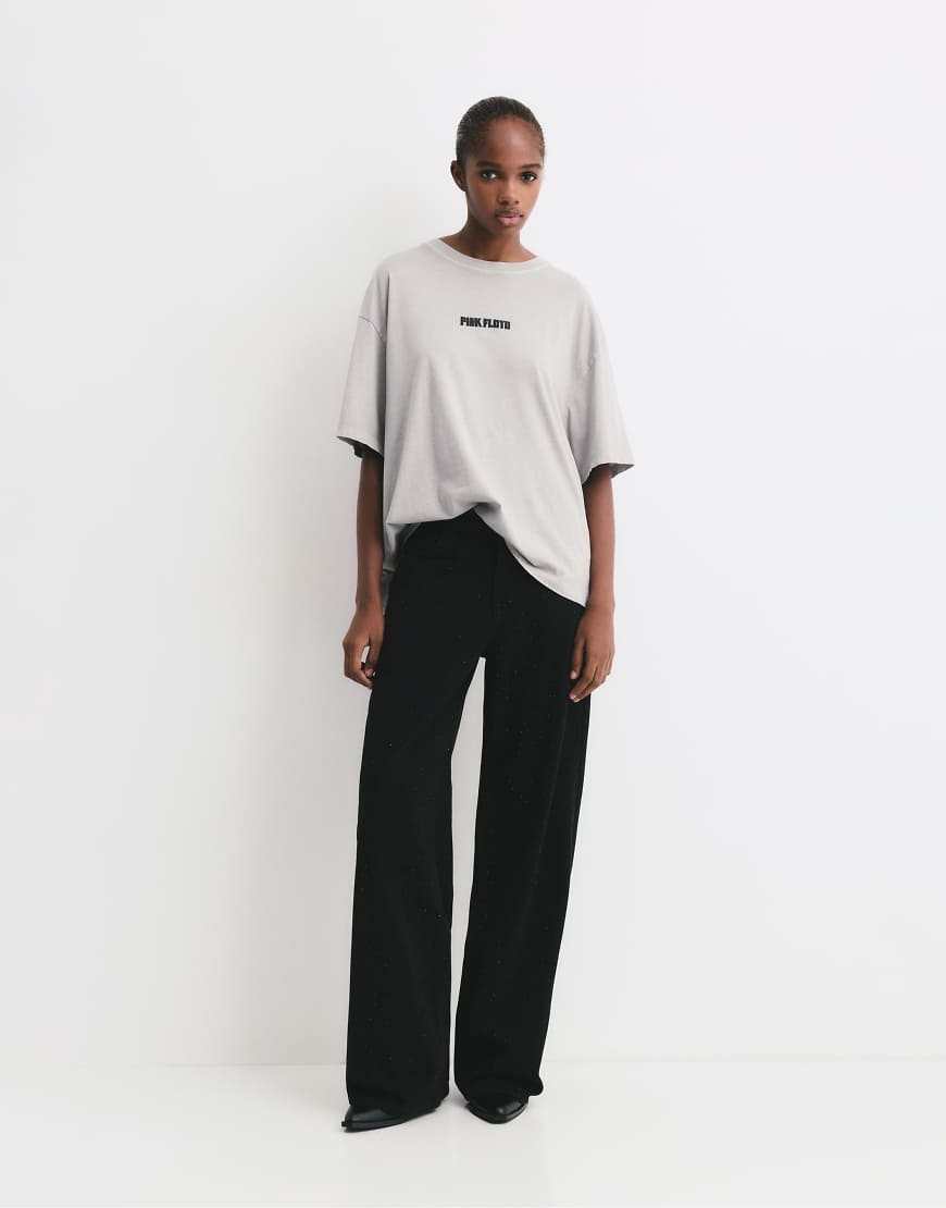 Pull & Bear - T-Shirt in verblasstem Schwarz mit „Pink Floyd"-Print-Grau von Pull & Bear