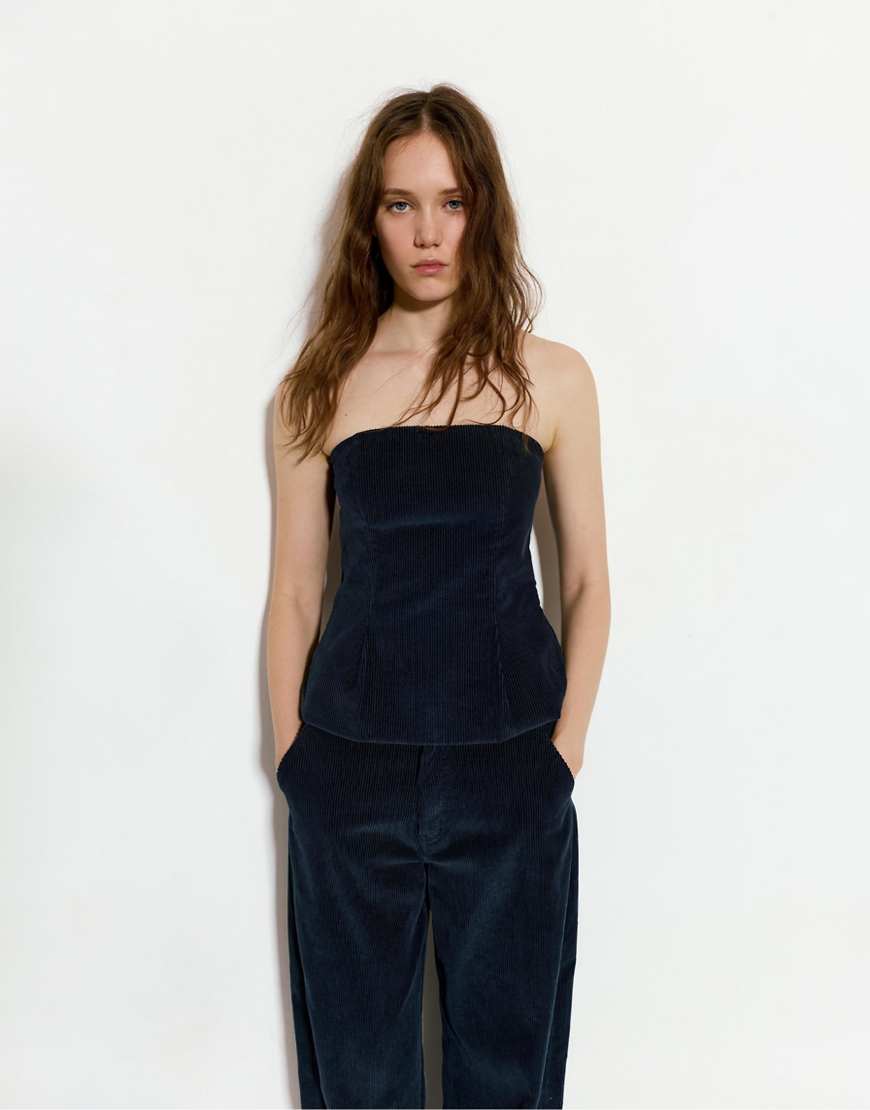 Pull & Bear - Trägerloses Oberteil aus Cord in Blau von Pull & Bear