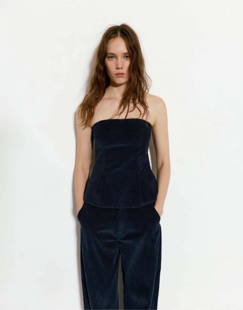 Pull & Bear - Trägerloses Oberteil aus Cord in Blau von Pull & Bear