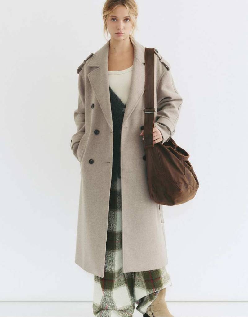 Pull & Bear - Trenchcoat in Beige mit Bindegürtel-Neutral von Pull & Bear
