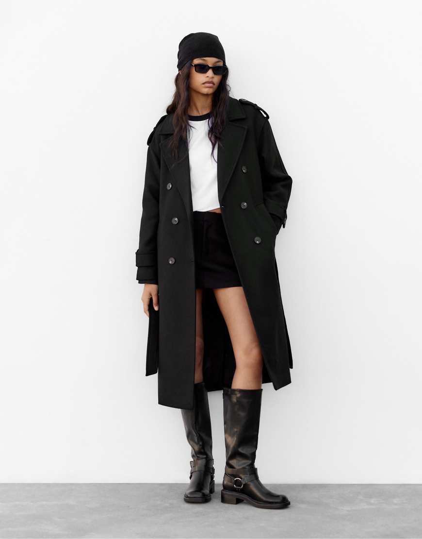 Pull & Bear - Trenchcoat in Schwarz mit Gürtel von Pull & Bear