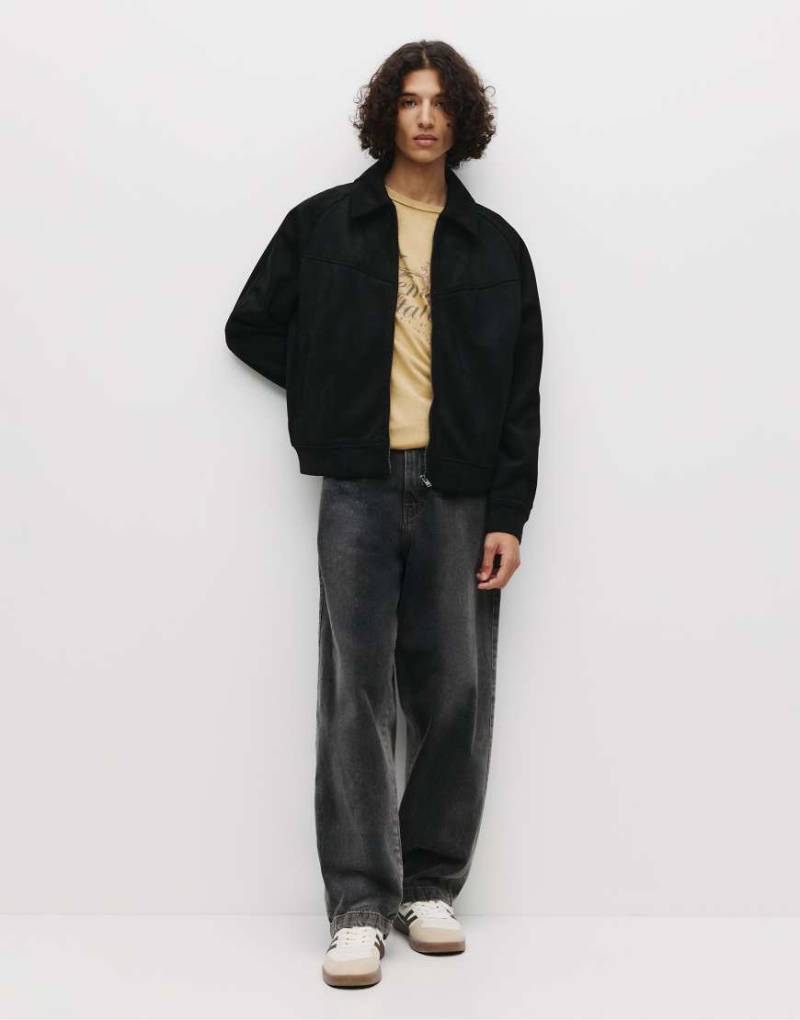 Pull & Bear - Trucker-Jacke aus Wildlederimitat in Schwarz von Pull & Bear