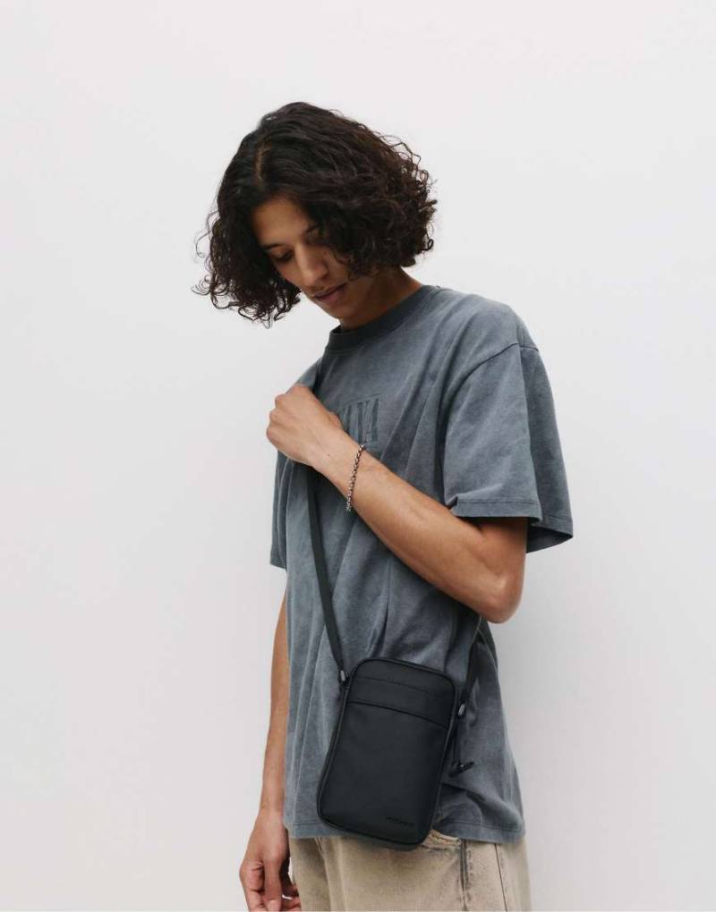 Pull & Bear - Umhängetasche in Schwarz von Pull & Bear