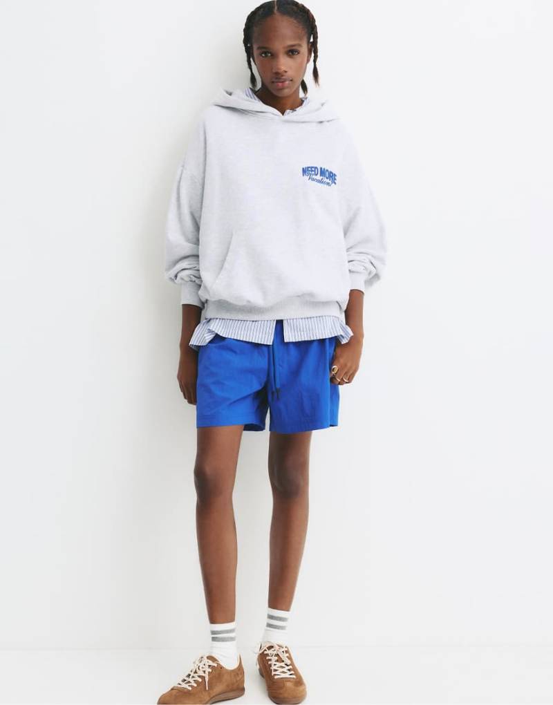 Pull & Bear - Vacation - Kapuzenpullover in grau meliert von Pull & Bear