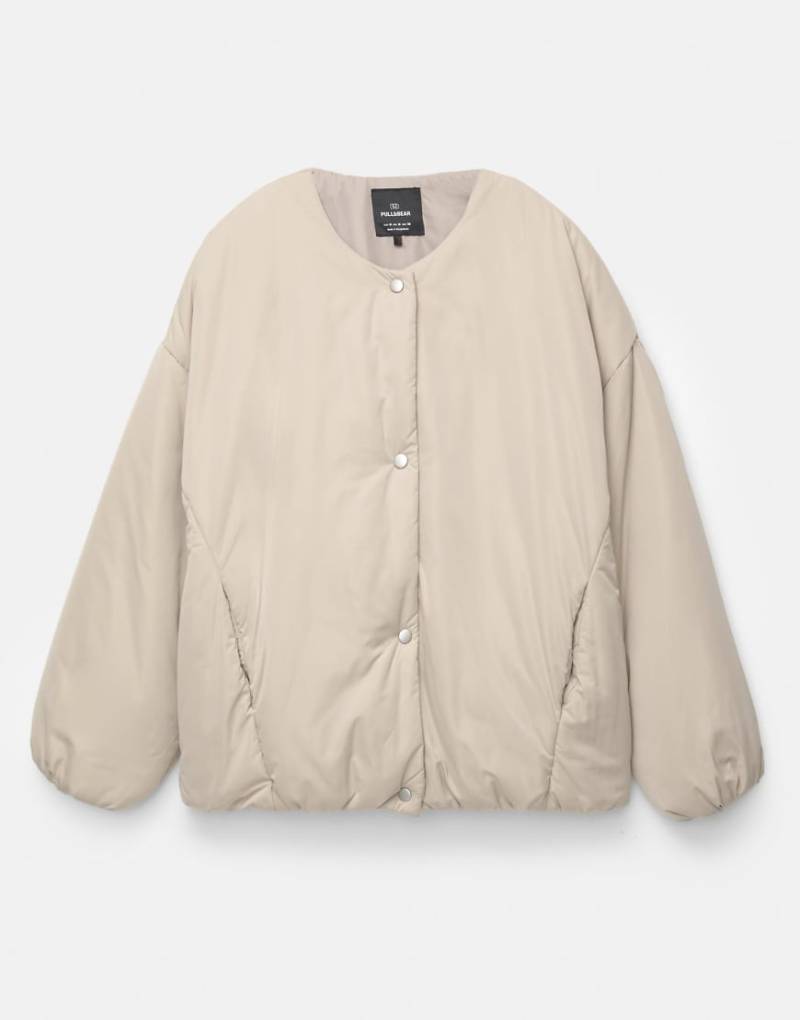 Pull & Bear - Wattierte Bomberjacke in Blassgrau mit Volumen von Pull & Bear