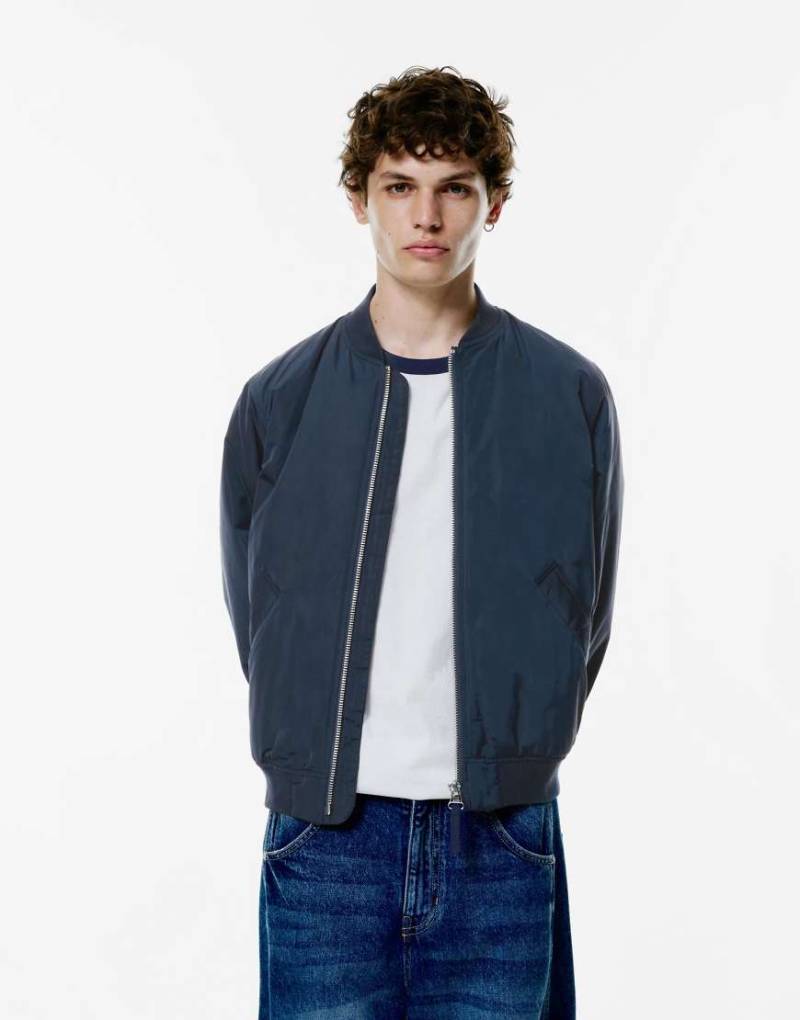 Pull & Bear - Wattierte Bomberjacke in Marineblau von Pull & Bear