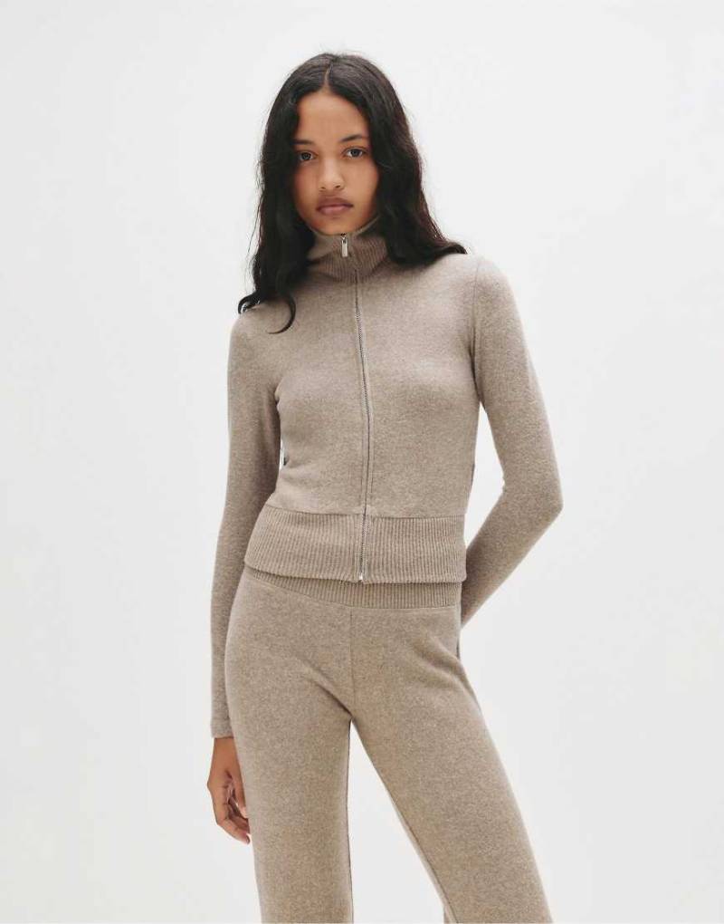 Pull & Bear - Weiche Jacke in Ocker mit Reißverschluss-Brown von Pull & Bear