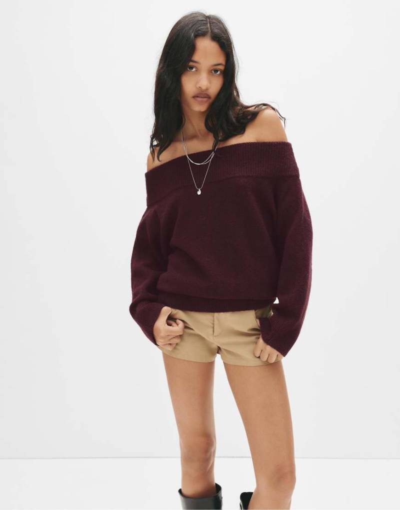 Pull & Bear - Weicher, asymmetrischer Strickpullover in Burgunderrot Pull & Bear - Weicher, asymmetrischer Strickpullover in Burgunderrot von Pull & Bear