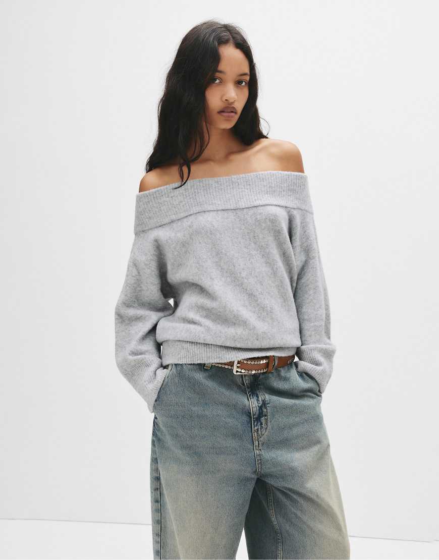 Pull & Bear - Weicher, asymmetrischer Strickpullover in grau meliert von Pull & Bear