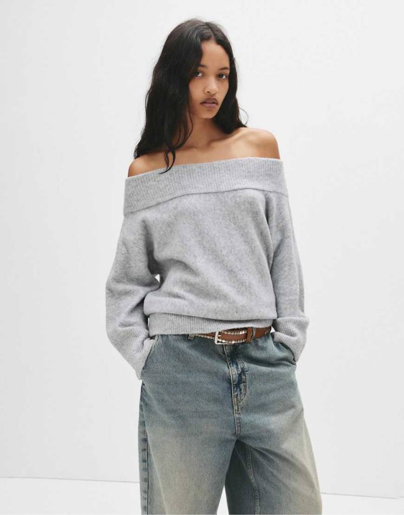 Pull & Bear - Weicher, asymmetrischer Strickpullover in grau meliert Pull & Bear - Weicher, asymmetrischer Strickpullover in grau meliert von Pull & Bear