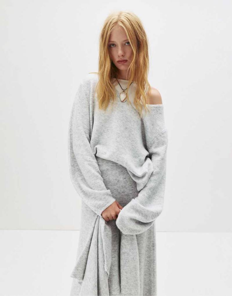 Pull & Bear - Weicher Strickpullover in meliertem Blassgrau von Pull & Bear