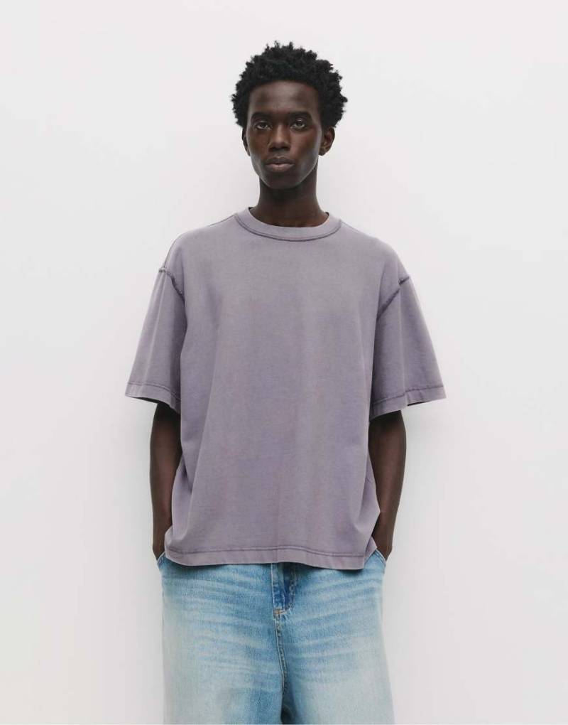 Pull & Bear - Weiches, kastiges T-Shirt in Maulbeere-Lila von Pull & Bear