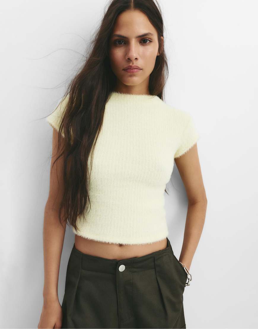 Pull & Bear - Weiches, strukturiertes T-Shirt in Vanille-Neutral Pull & Bear - Weiches, strukturiertes T-Shirt in Vanille-Neutral von Pull & Bear