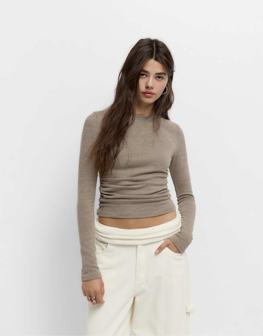 Pull & Bear - Weiches T-Shirt in Braun mit Raffung-Brown von Pull & Bear