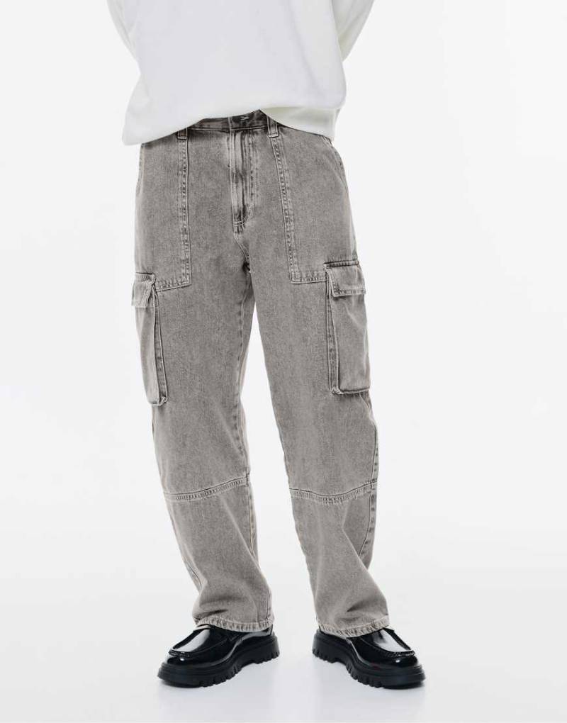 Pull & Bear - Weit geschnittene Cargo-Jeans in Dunkelgrau von Pull & Bear