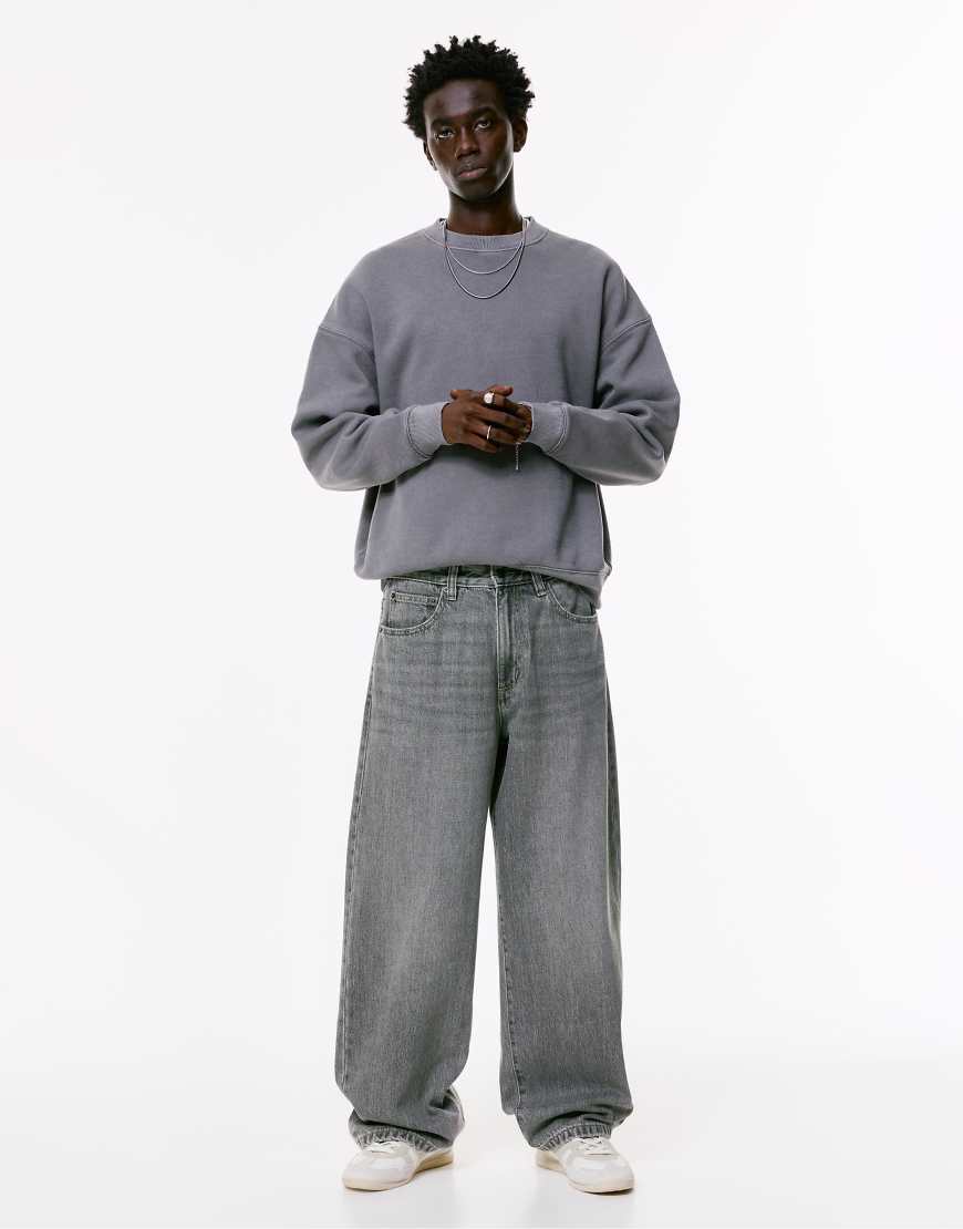 Pull & Bear - Weit geschnittene Jeans in Dunkelgrau von Pull & Bear