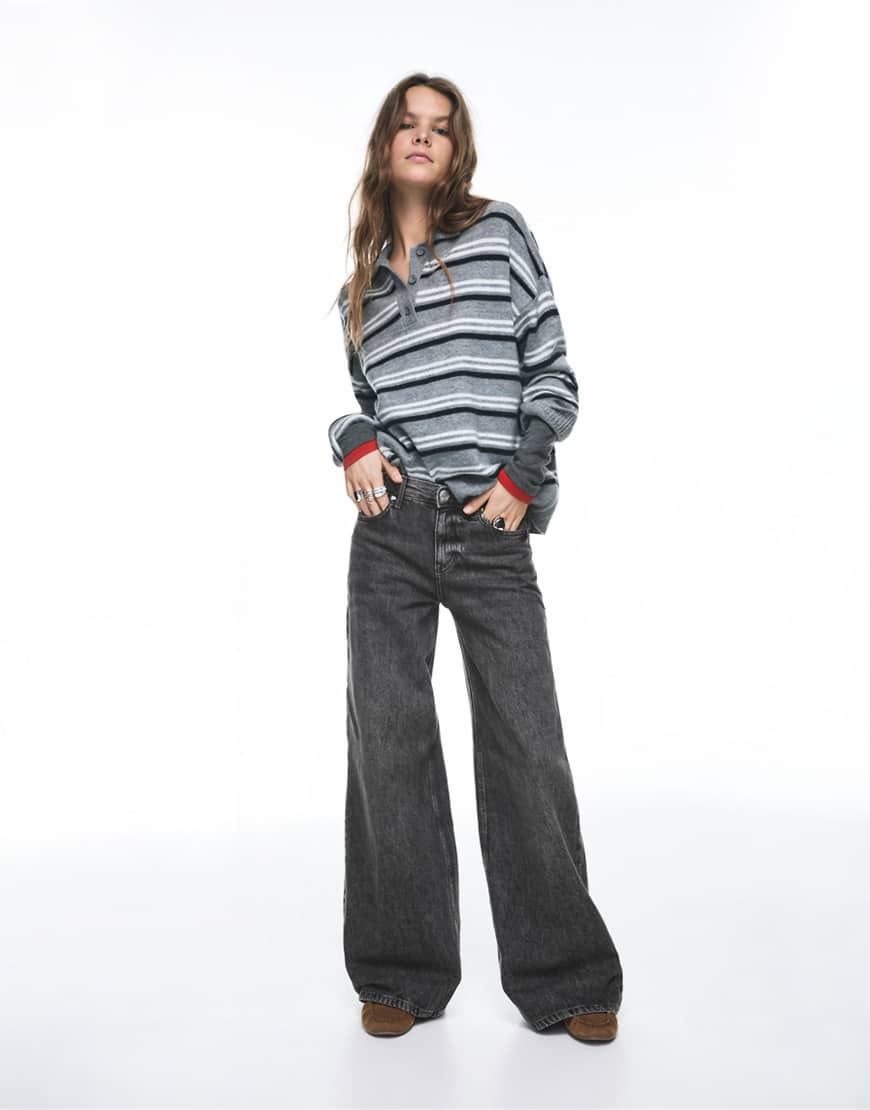 Pull & Bear - Weit geschnittene Jeans in Mittelgrau mit niedrigem Bund von Pull & Bear