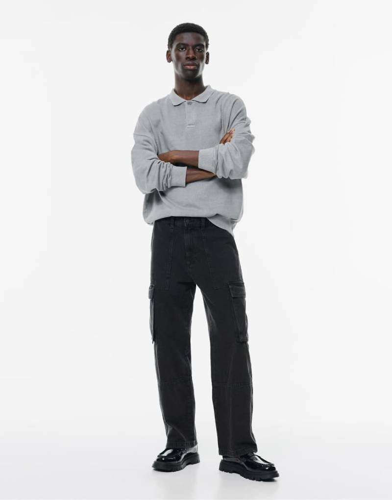 Pull & Bear - Weite Cargo-Jeans in verblichenem Schwarz-Grau von Pull & Bear