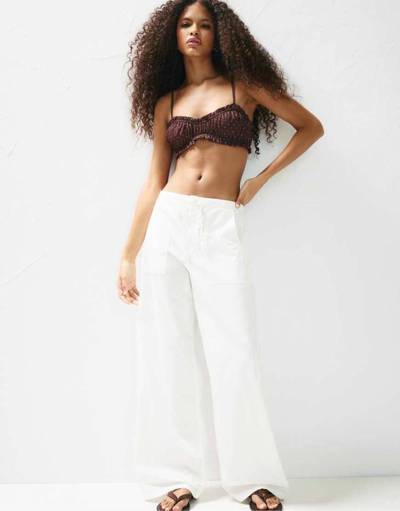 Pull & Bear - Weite Hose aus Popeline in Weiß von Pull & Bear