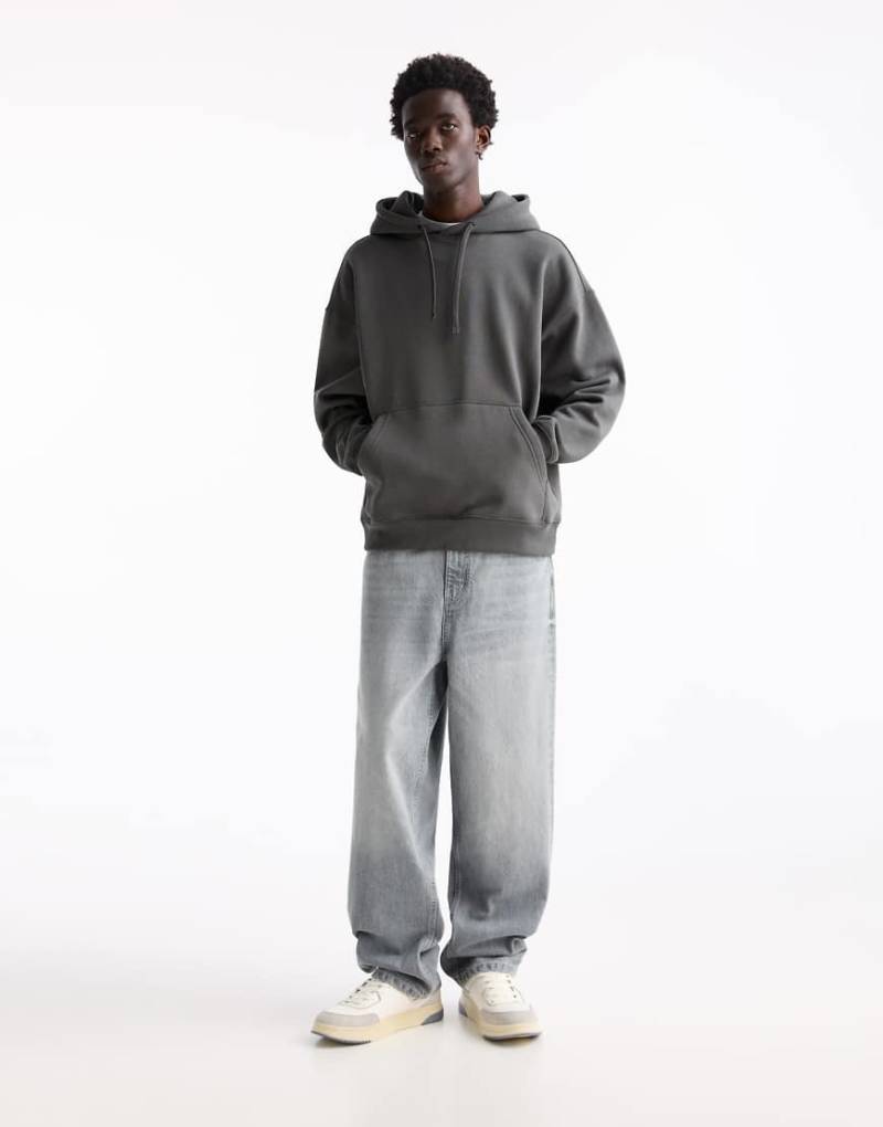 Pull & Bear - Weite Jeans in Grau von Pull & Bear