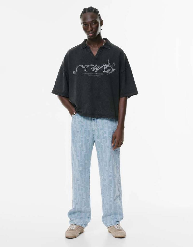 Pull & Bear - Weite Jeans in blassem Indigoblau mit Jacquard-Muster Pull & Bear - Weite Jeans in blassem Indigoblau mit Jacquard-Muster von Pull & Bear