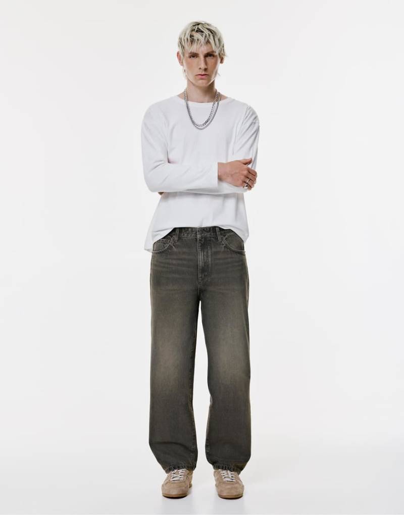 Pull & Bear - Weite Jeans mit mehrtöniger Färbung-Bunt von Pull & Bear