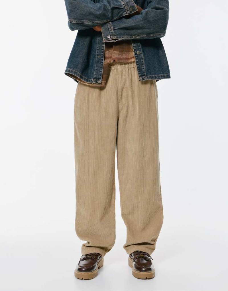 Pull & Bear - Weite Jogginghose aus Cord in Beige-Neutral von Pull & Bear