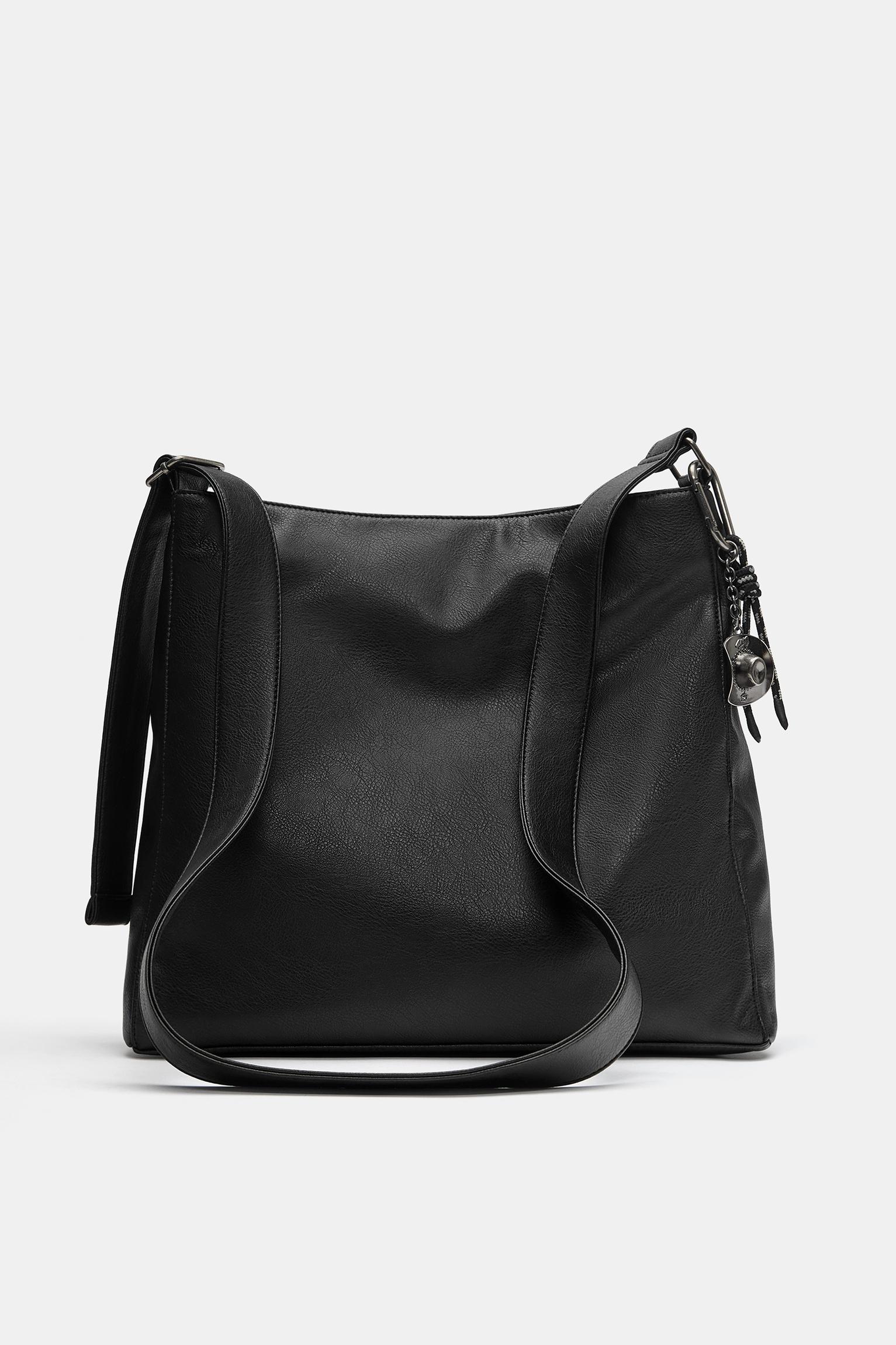 Shopper Mit Anhänger von Pull&Bear