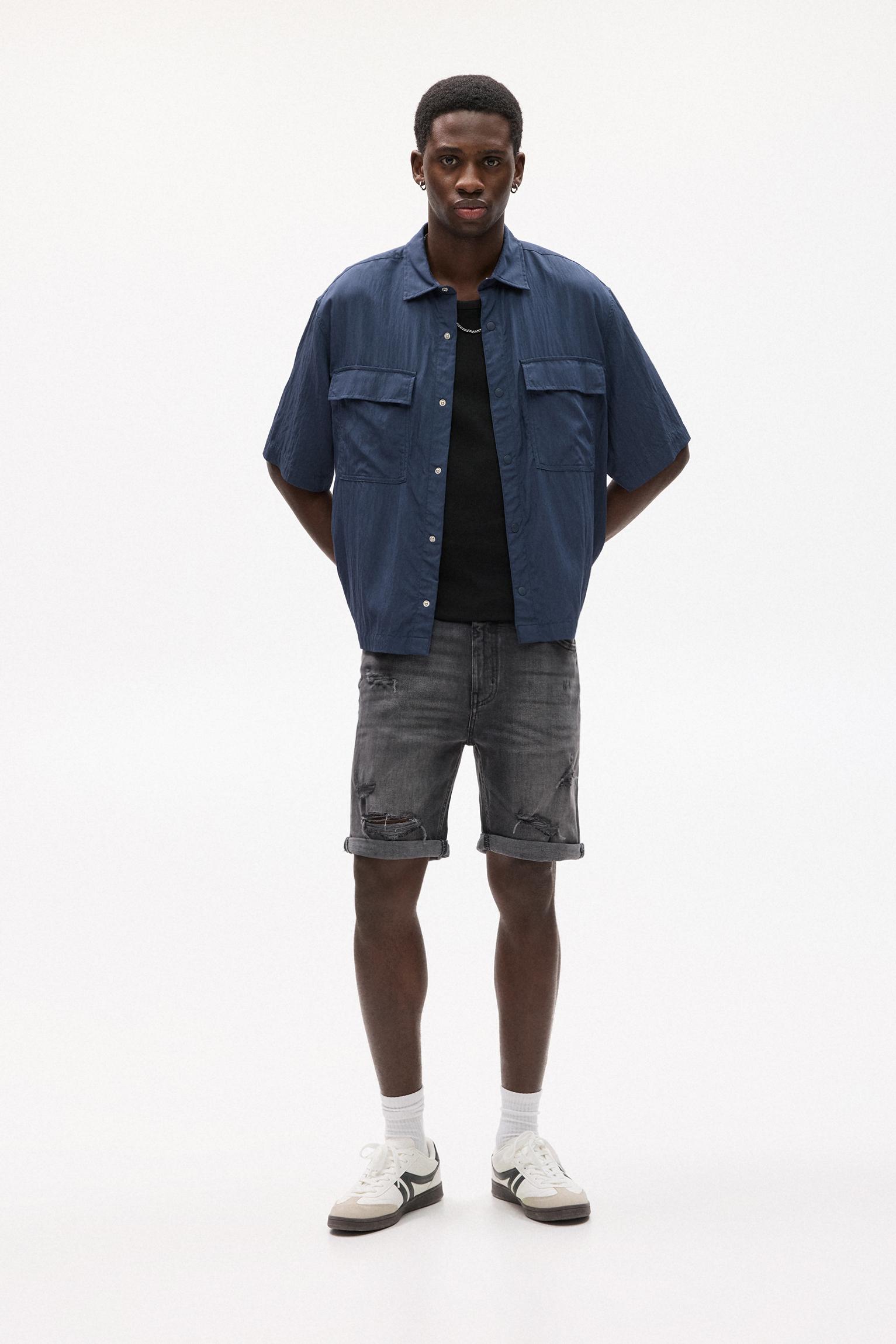 Slim-Fit Jeans-Bermudashorts Mit Rissen von Pull&Bear