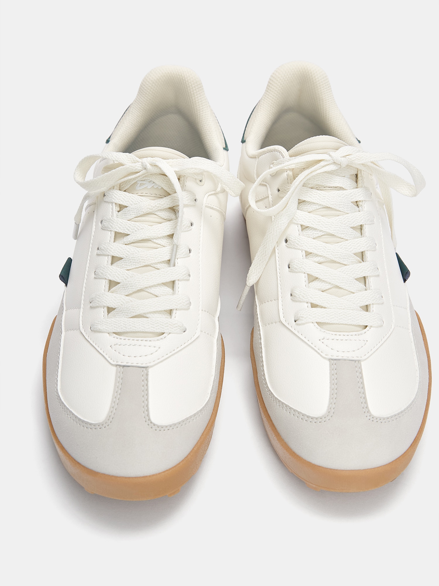 Sneaker von Pull&Bear