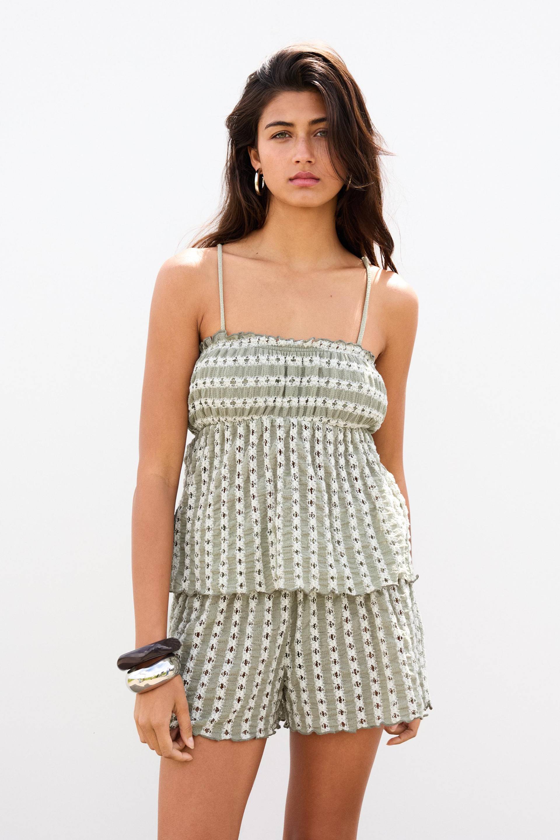 Top Lockeres Strickmuster Mit Schleifen von Pull&Bear