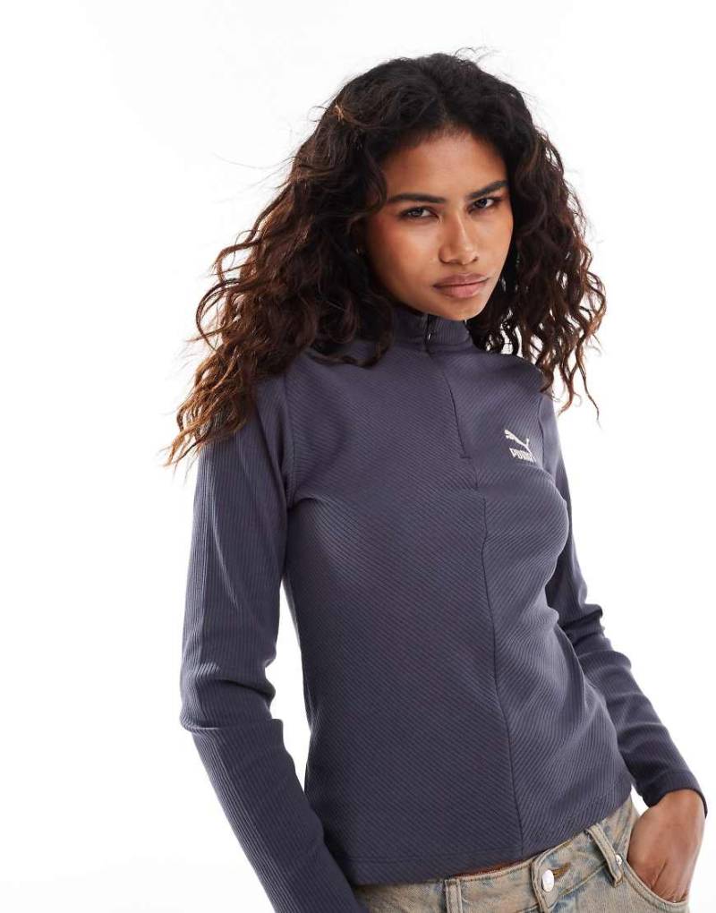 PUMA - Classics - Geripptes Sweatshirt in Grau mit kurzem Reißverschluss von Puma