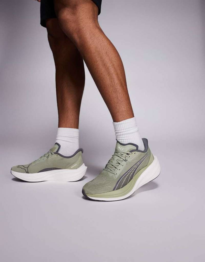 PUMA - Darter Pro - Sneaker in Khaki-Grün von Puma