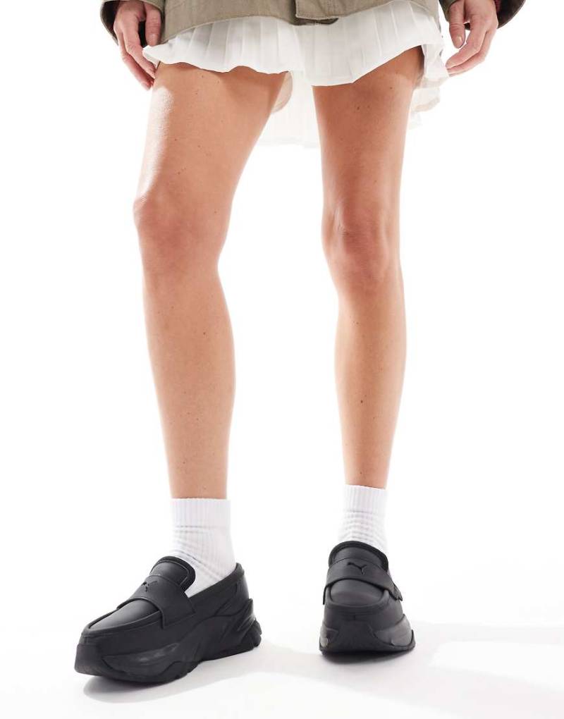 PUMA - Loafer in Schwarz mit dicker Sohle von Puma