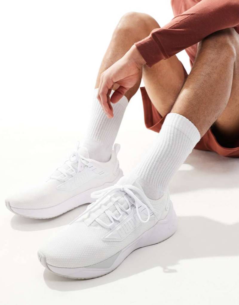 PUMA - Retaliate 3 - Sneaker in Weiß von Puma