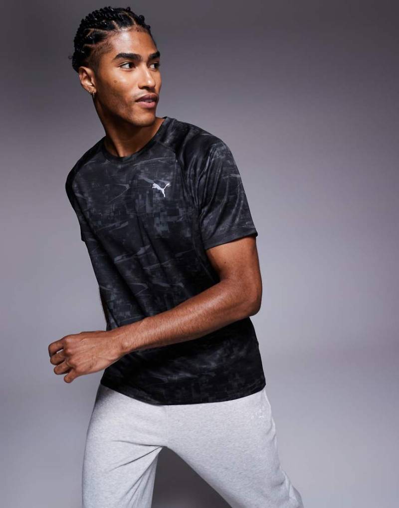 PUMA - Run Velocity - T-Shirt in Schwarz mit Aufdruck von Puma
