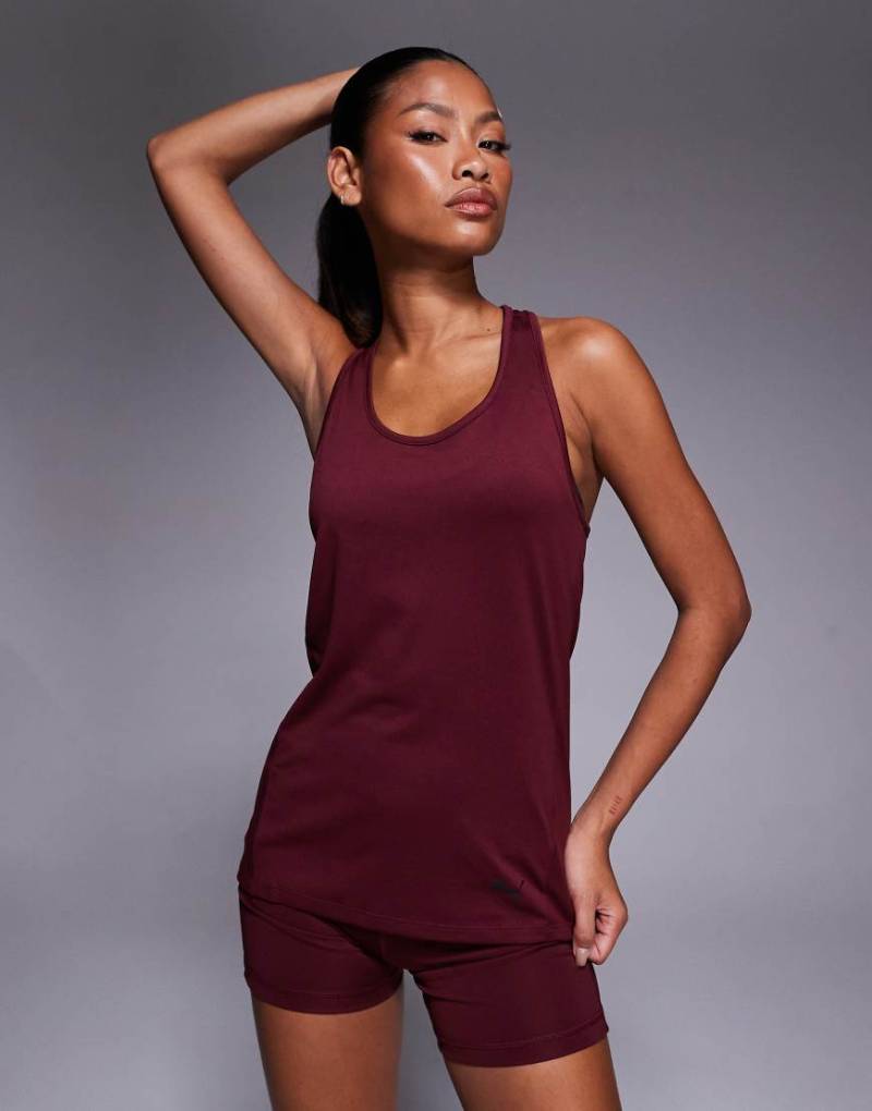 Puma - Tad Essential - Sport-Tanktop in Burgunderrot mit Ringerrücken von Puma