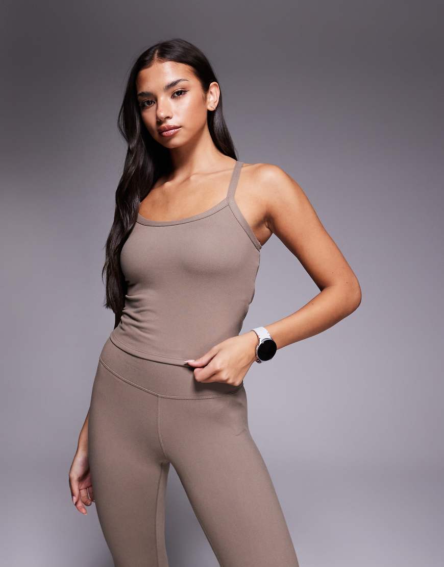 Puma - Train All Day - 2-in-1-Tanktop in Braun-Brown von Puma