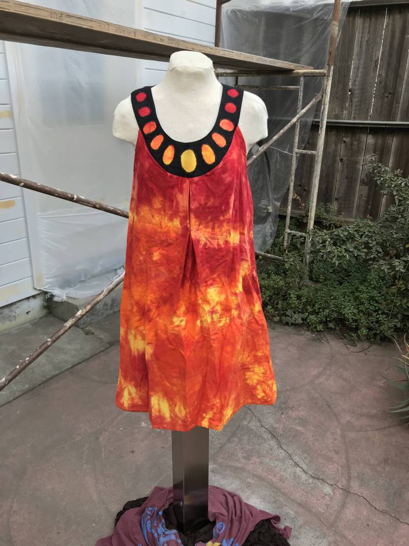 Mädchen Auf Feuer-Kleid - Unikat von PunkinsPatches