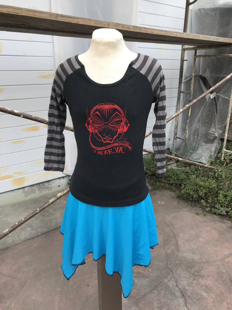 Upcycled Punk Shirt Mit Dj Alien Design | Halloween von PunkinsPatches