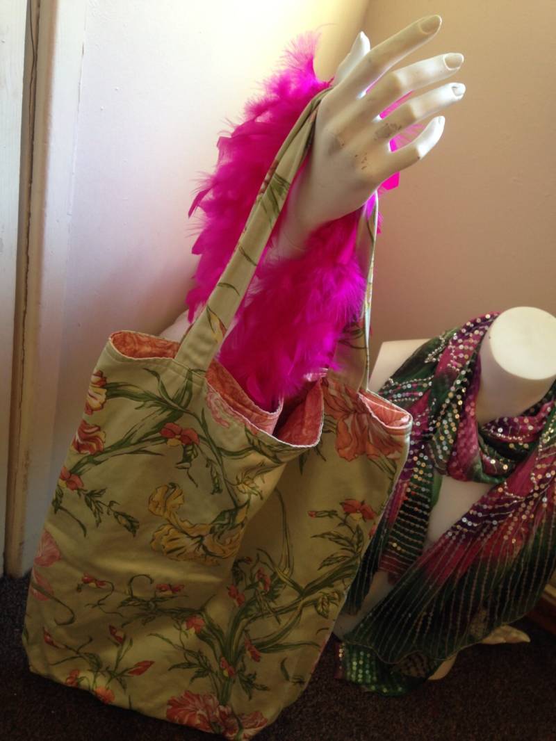 Vtg 70 Bohemian Hippie Große Blumen Stoff Tote von PunkorellaVintage