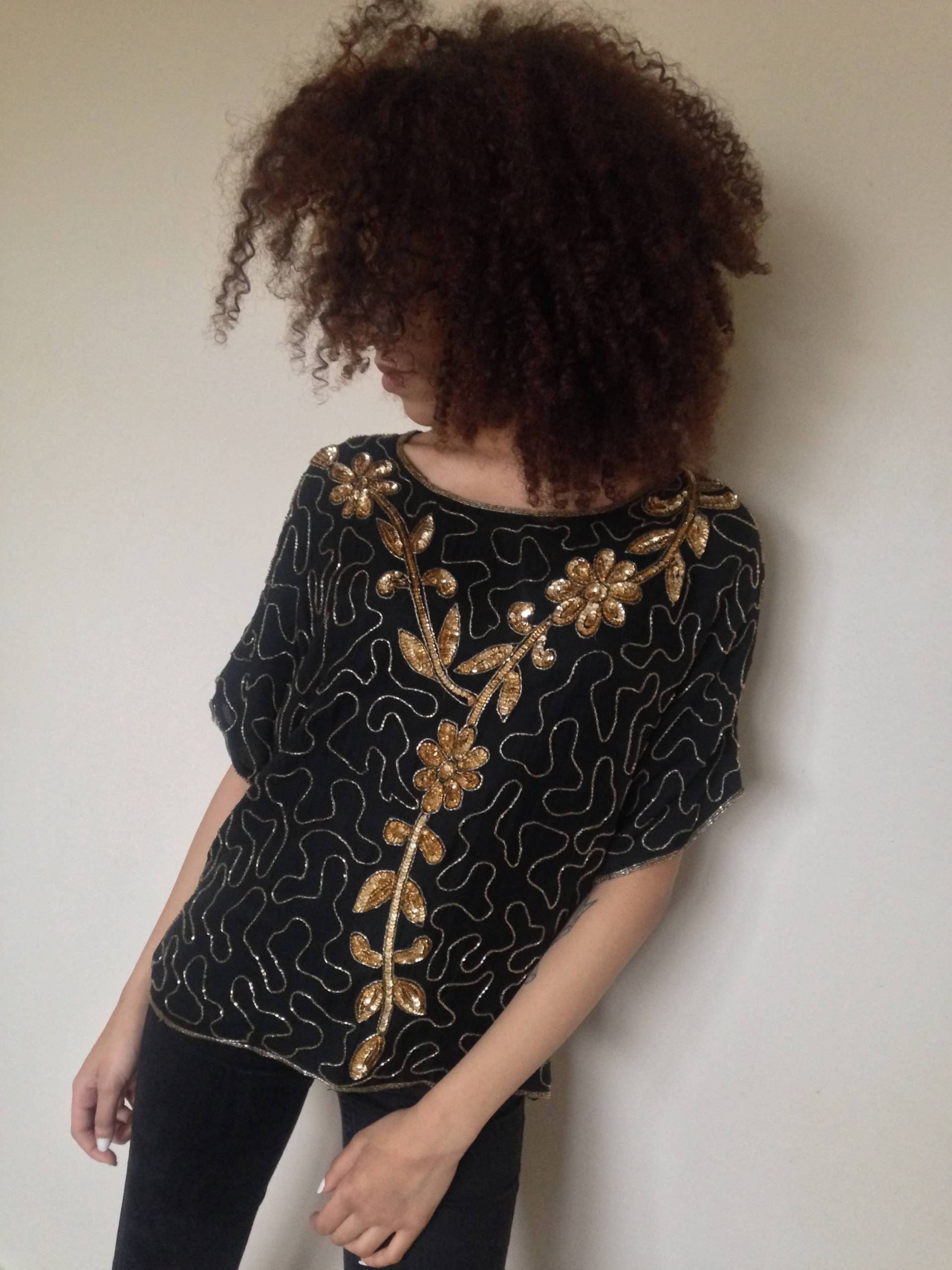 Vtg 80 Disco-Glam-Retro-Schwarz-Goldenen Pailletten Perlen Seide Kastig Oben S/M/L von PunkorellaVintage